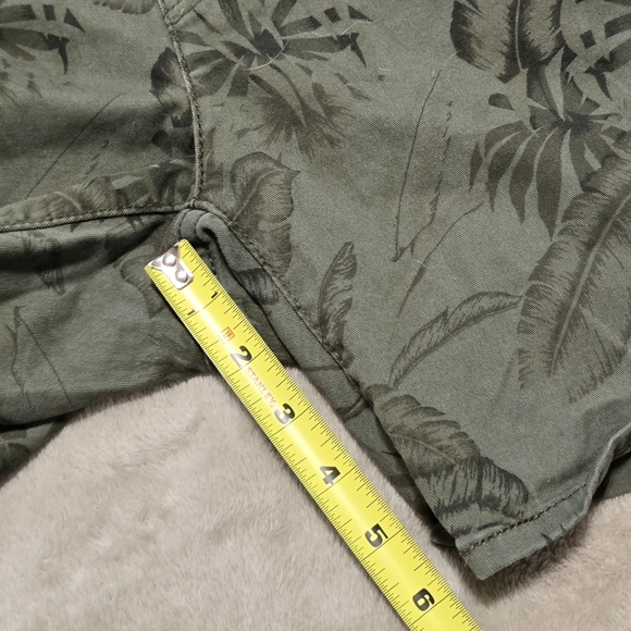 Levi's Tropical Chino Green Shorts Mens 33* (Fits A 34in. Waist) Hawaiiian Aloha - Picture 6 of 7